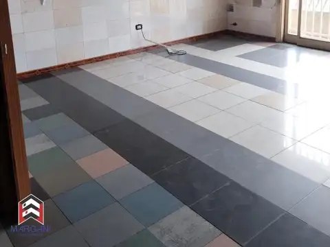 Av. M. Santa Maria 2317 , Piso 2