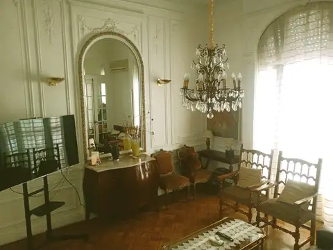 EXCEPCIONAL DEPARTAMENTO TIPO CASA CON TERRAZA EN AVELLANEDA 6 AMBIENTES - 320 M²