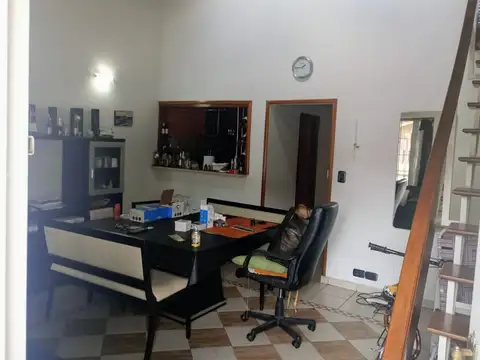 HERMOSO DUPLEX EN CALLE CORREA