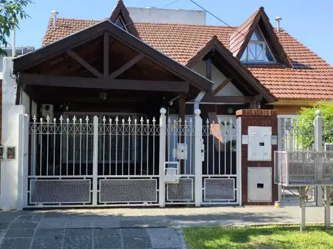 HERMOSO DUPLEX EN CALLE CORREA