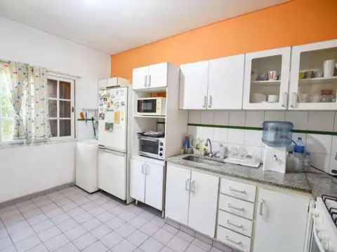 Departamento 7 ambientes con 2 baños