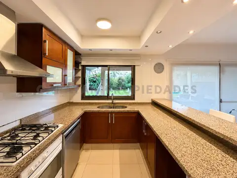 Casa en Alquiler en Funes Hills Cadaques, USD 2.500