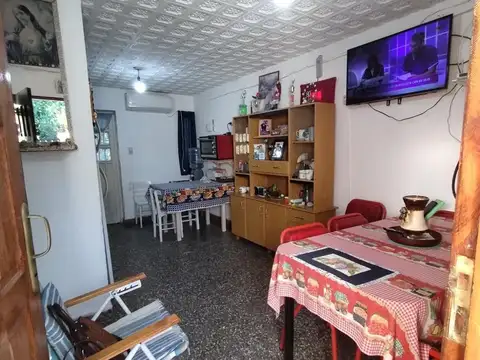 Casa 4 ambientes con 1 baño