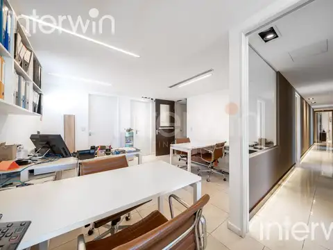 Oficina en Venta en excelente edificio sobre Av. Luis M. Campos - Las Cañitas