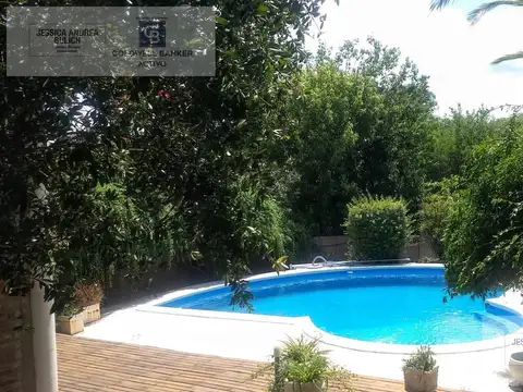 Casa 12 ambientes con 4 baños