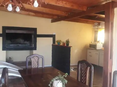 Los Pinos y Las Azucenas