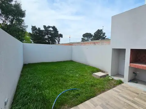 VENTA DUPLEX 3 AMBIENTES - BARRIO SAN JERONIMO - LOS PINARES