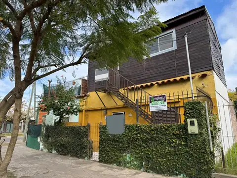 CASA CON PRIMER PISO EN SOURIGUES
