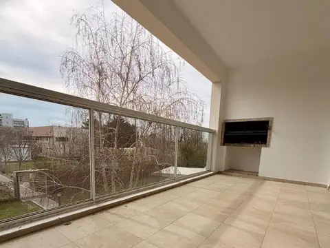 Departamento 4 ambientes con 3 baños
