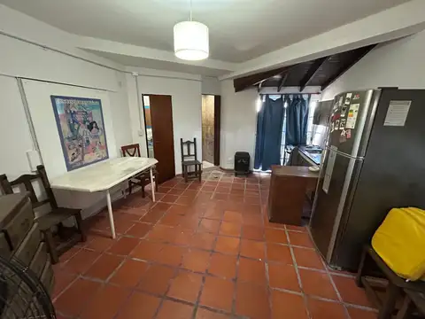 MONOAMBIENTE CON COCHERA INDEPENDIENTE.