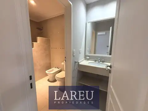 Departamento en Alquiler con 1 cochera