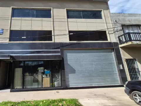 Local esobre calle Rouillon de 260 m2 , frente a la TOE