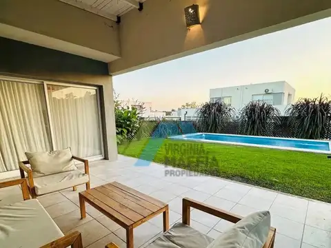 Casa 4 ambientes con 2 baños