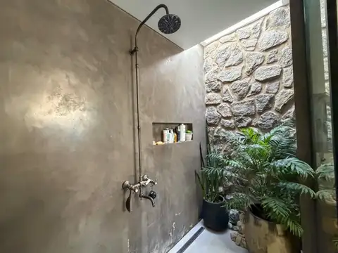 Casa en Venta con 4 cocheras