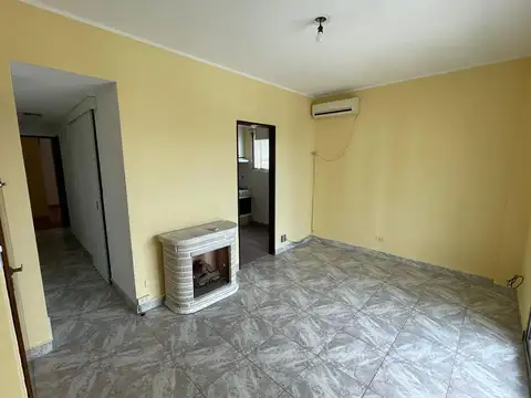Alberti 1600. Departamento de 3 ambientes en alquiler. Parque Patricios