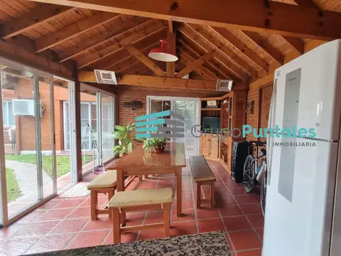 Casa 5 ambientes con 2 baños