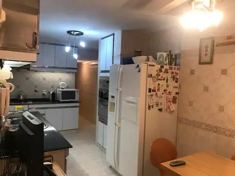 Departamento 4 ambientes con 2 baños
