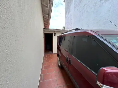 Casa 2 ambientes con 1 baño