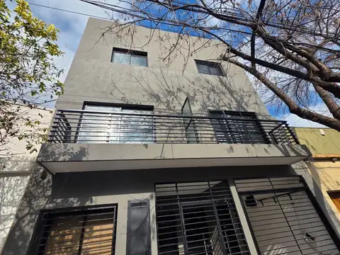Depto Tipo Casa en Venta al Este