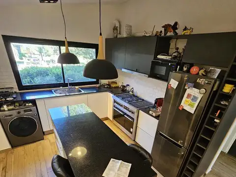 Casa 6 ambientes con 3 baños