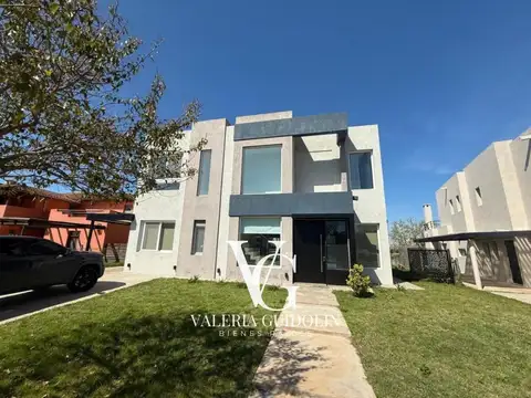 Casa en alquiler a la laguna "De Gran Categoria"