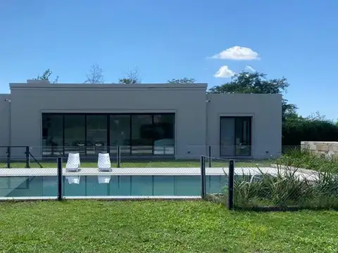 Exc casa vta 4 dor gge/suite/pil/qcho/escr/dep Chacras