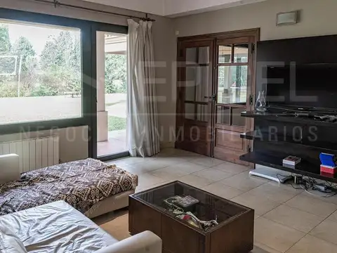 Casa en Venta en Countries y Barrios Cerrados en Esteban Echeverria, USD 980.000