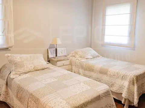 Casa en doble lote - St. Thomas Norte -  Canning