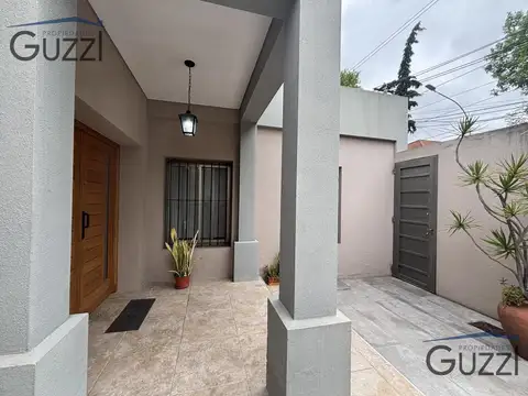 Casa en Venta en Villa Adelina, USD 255.000