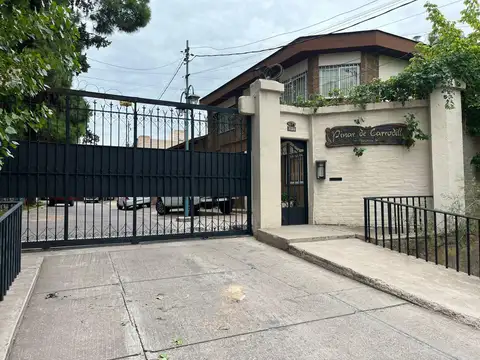 Casa en VENTA barrio semi-privado
