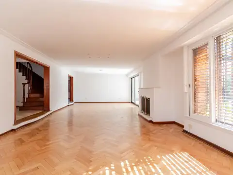 Casa en Venta con 4 cocheras