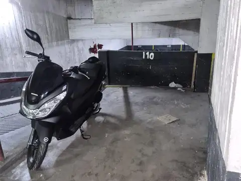 Cochera en venta en Acassuso vías a Santa Fe