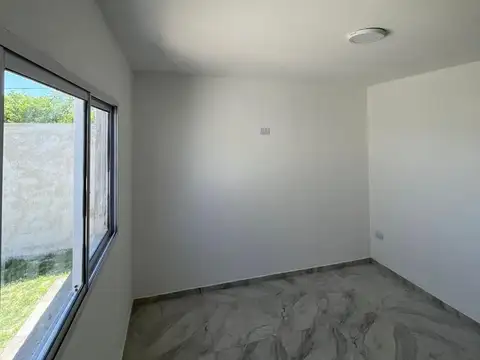 Casa 3 ambientes con 1 baño