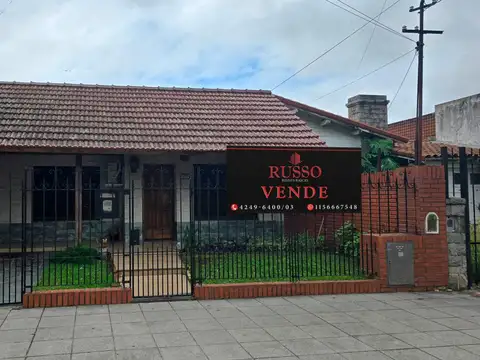 Casa 3 Ambientes Lote Propio 382m2 con Patio Verde y Parrilla