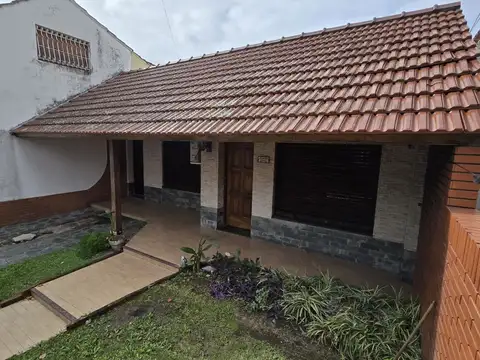 Las Piedras 2200