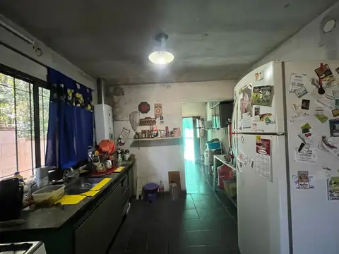 Casa 6 ambientes con 2 baños