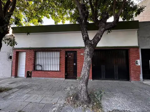 Casa en alquiler en Castelar Norte