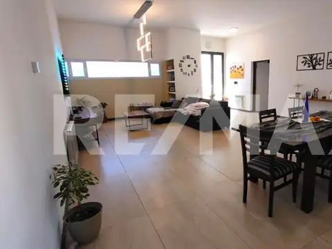 CASA EN VENTA 3 DORMITORIOS BARRIO LOS PLATANOS