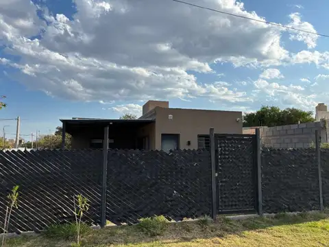 SE VENDE CASA EN "EL HUECO", F. M. ESQUIU, 2 AMB