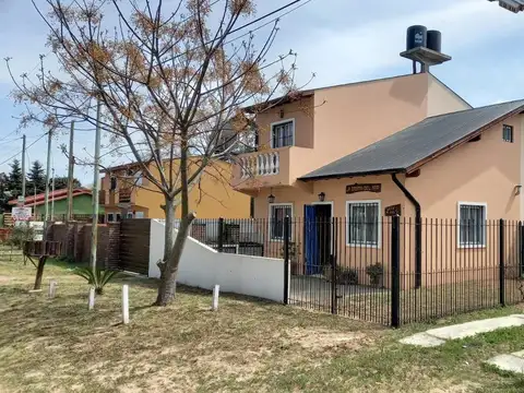 Casa en venta - 2 Dormitorios 2 Baños - Mar del Tuyú