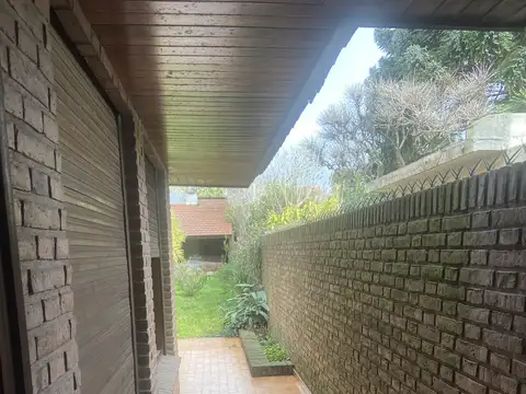 Casa en Venta con 3 cocheras