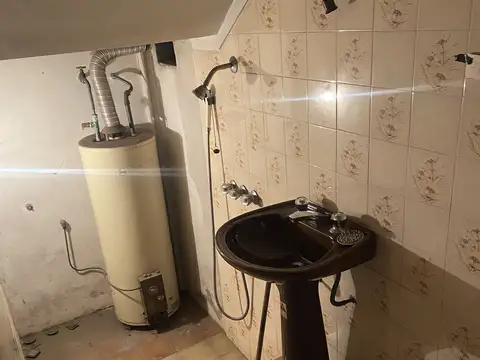 Casa 4 ambientes con 1 baño