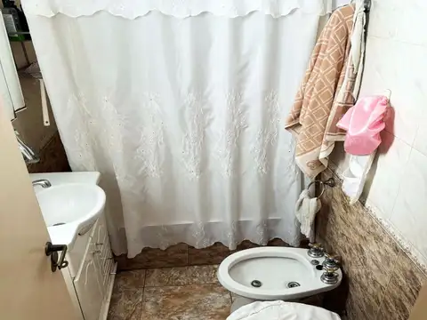 Exc 2/amb. c/Lav. 36M² Joaquín V. González nº75 y Rivadavia