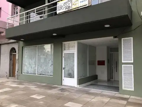 Av. Rivadavia al 9600