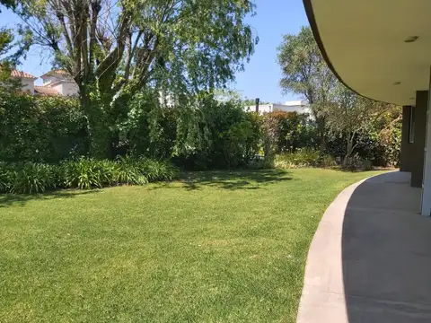 Casa en Alquiler Temporal en Santa Barbara, USD 5.900