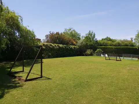 Casa en Alquiler Temporal con 1 cochera