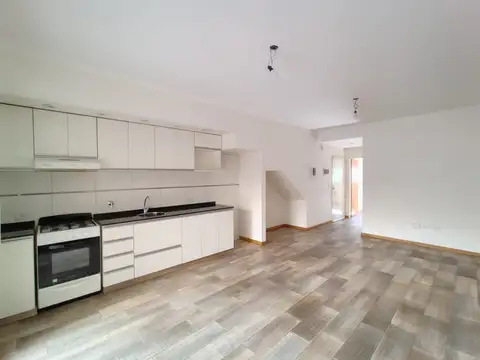 Depto Tipo Casa en Venta de 2 ambientes