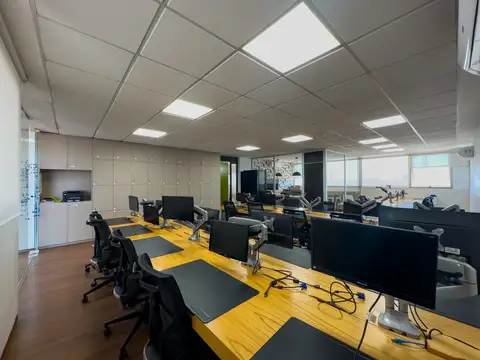 OFICINA EN VENTA DE PISO EXCLUSIVO EN EL CENTRO