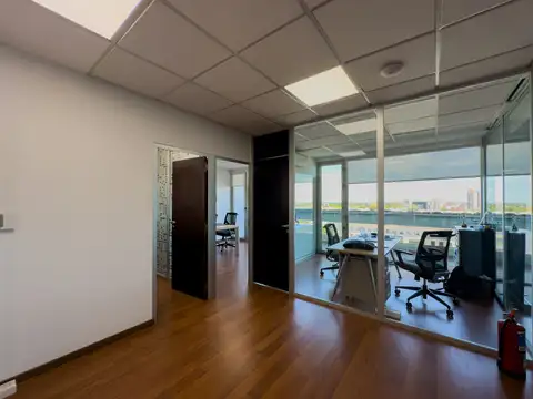 Oficina en Venta con 4 cocheras