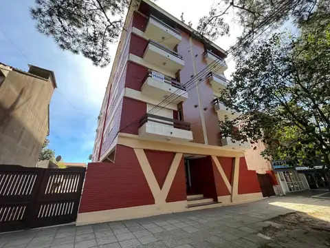 DEPARTAMENTO DOS AMBIENTES CON COCHERA